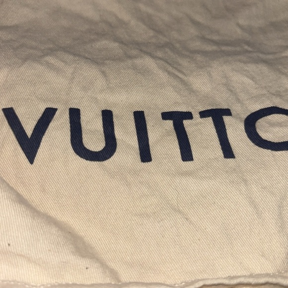 Louis Vuitton Beige Dust Bag with navy Logo - Picture 5 of 5